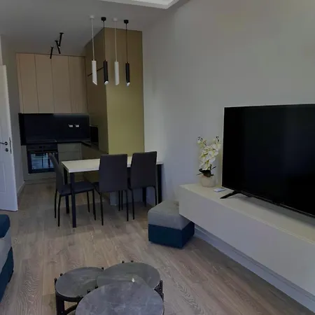 E's Lakeview Tirana