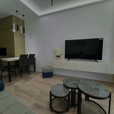 E's Lakeview Tirana